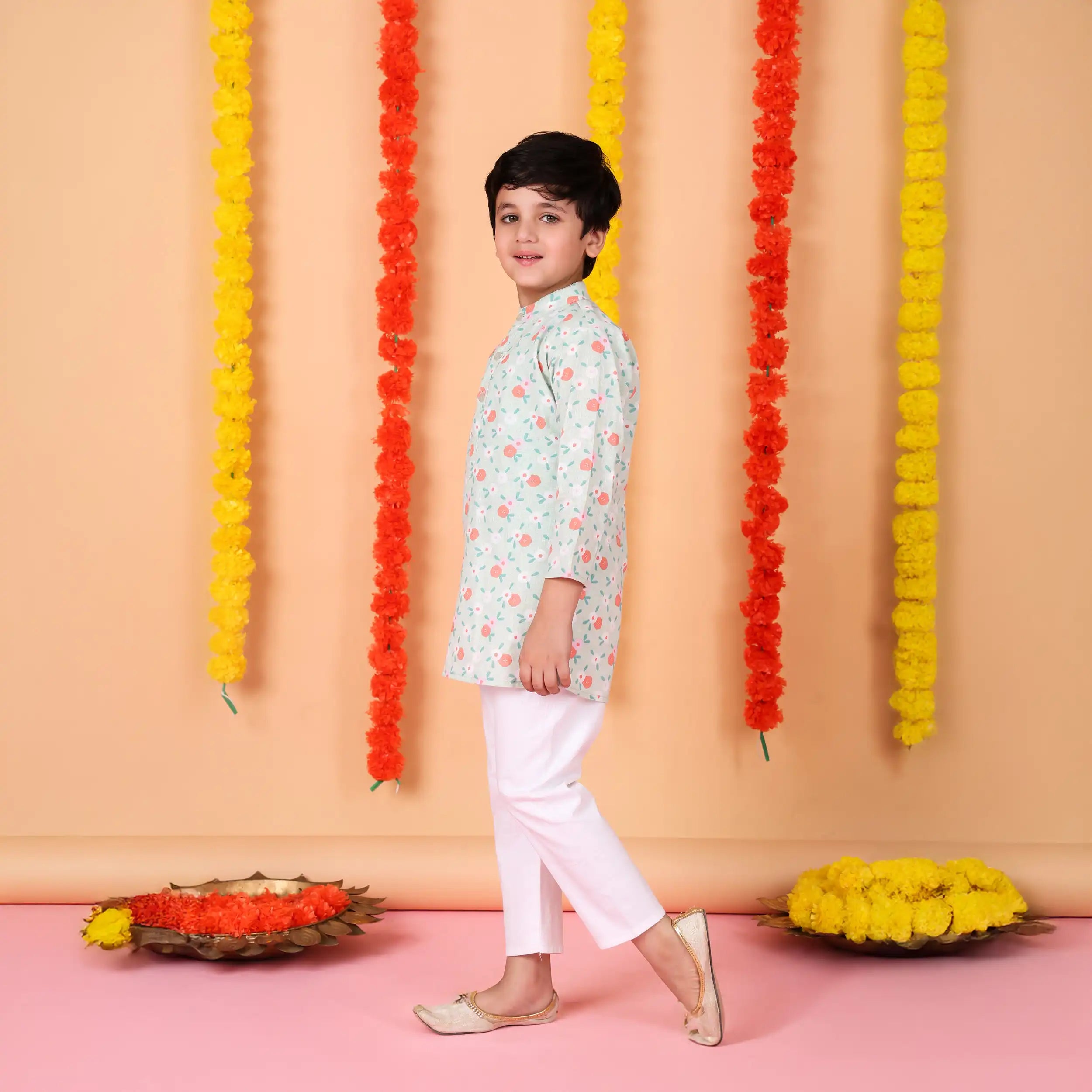 Green Cotton Linen Kurta set with Red english Motifs